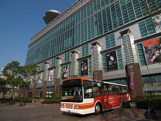 台北101-市政府駅 シャトルバス