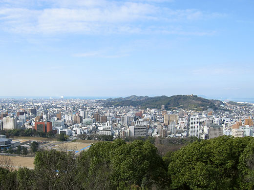 松山城から見た松山市