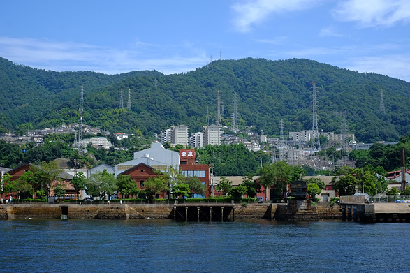 呉港 艦船めぐり